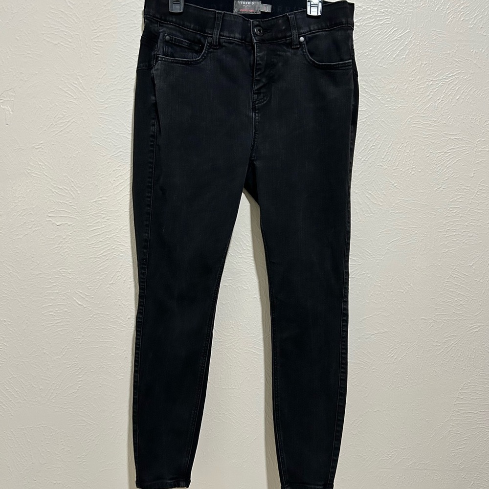 Torrid Women's Bombshell Skinny Black Jeans 14R Premium Stretch Jeggings